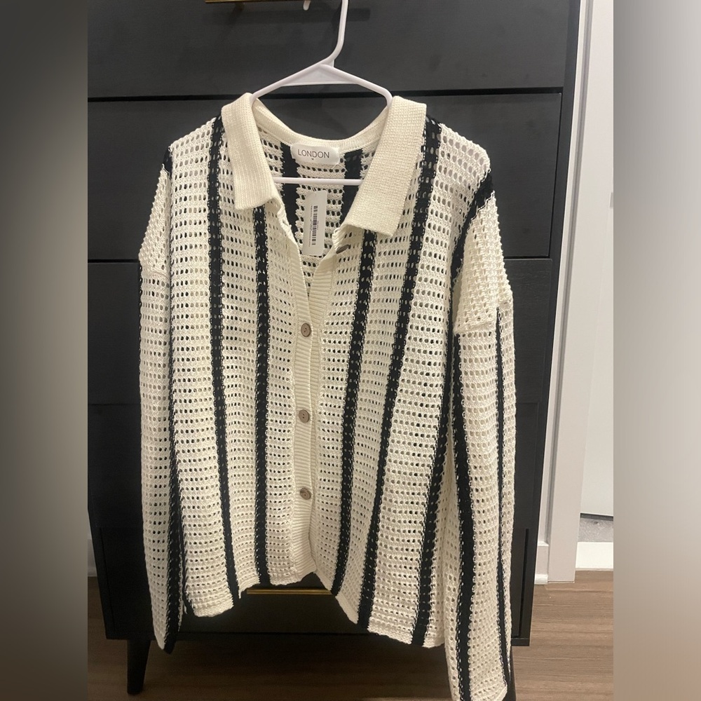 Brand new never worn London set.